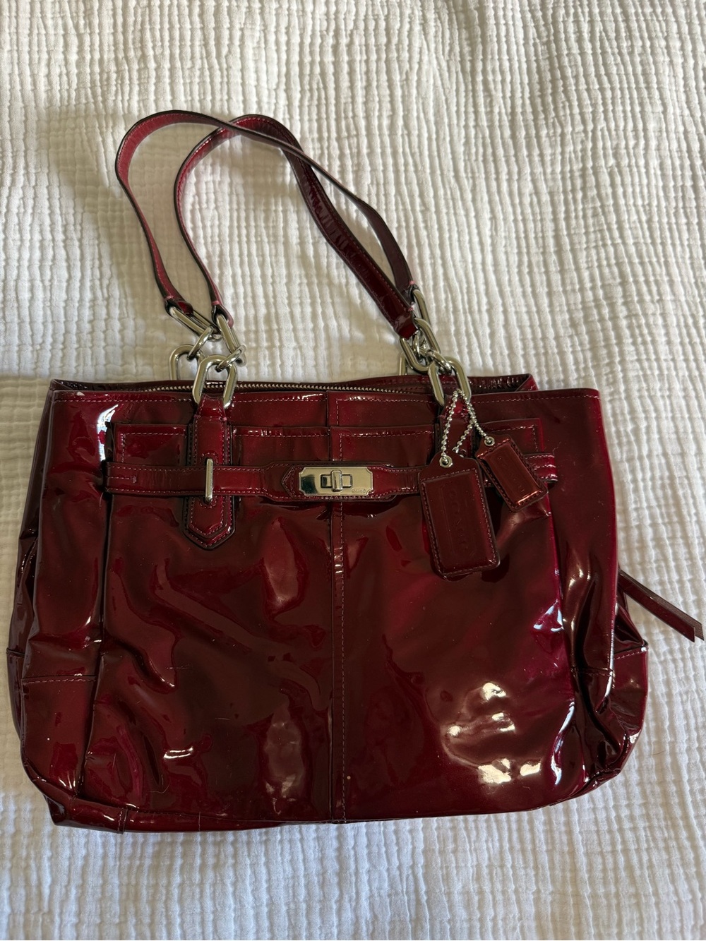 Great Condition COACH Vintage Glossy Cherry Cola Red Medium Shoulder Bag